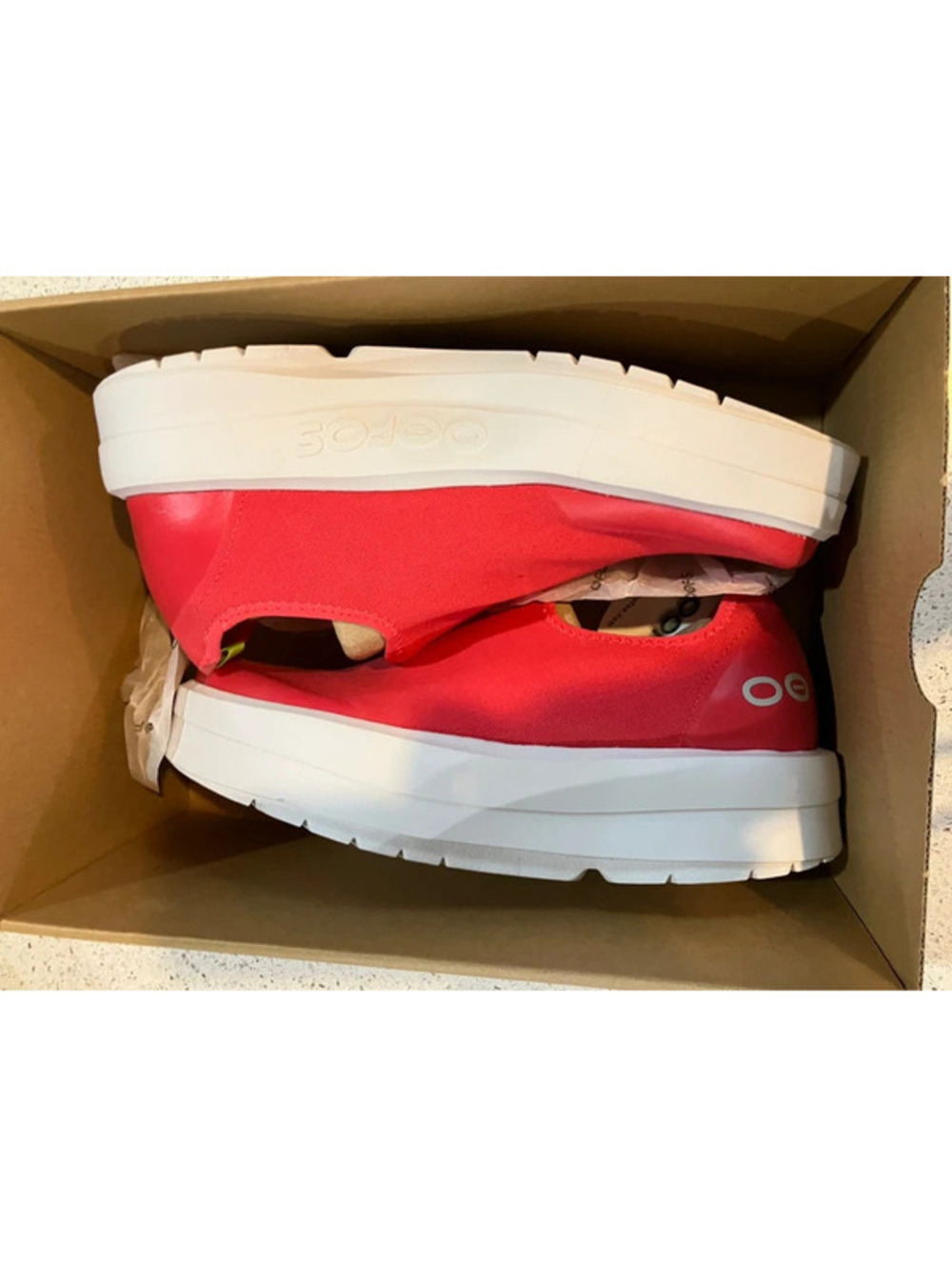 Oofos Oomega eeZee Womens Slip On Shoes Neon Berry Red Recovery NWT Platform - Picture 2 of 6